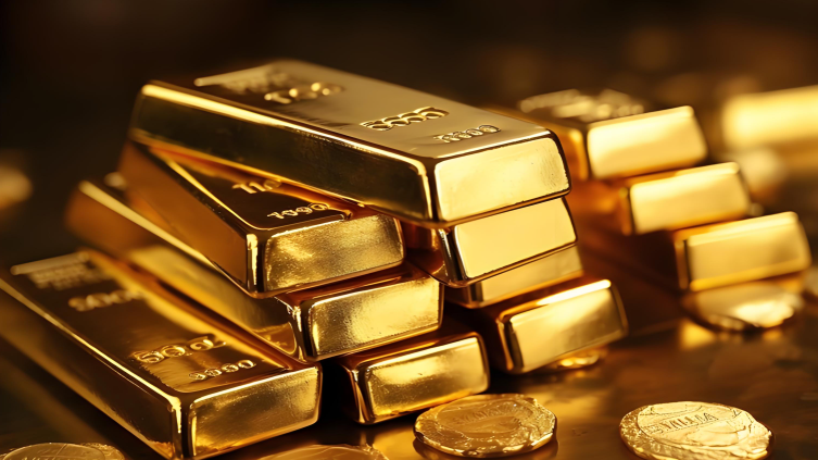 Gold Fluctuates Upward